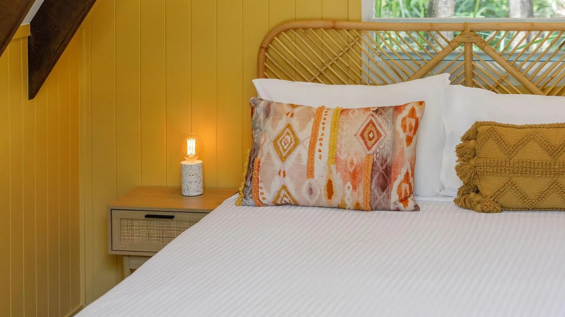 Selina Magnetic Island Hostel Horseshoe Bay