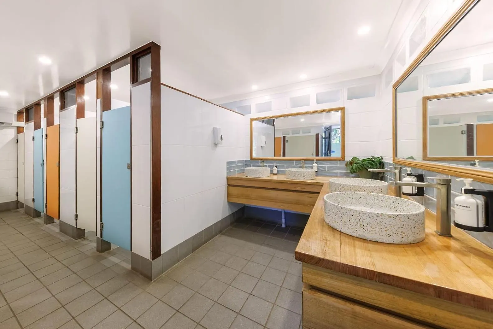 Selina Magnetic Island Hostel Horseshoe Bay